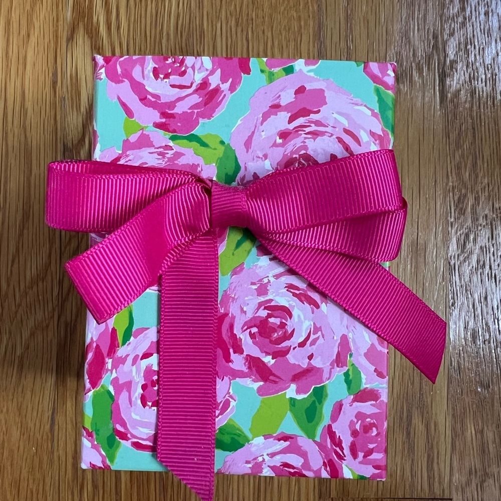 NWOT Lilly Pulitzer First Impressions Candle and Box - Picture 4 of 4